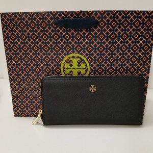 Tory Burch Emerson Zip Passport Continental Wallet